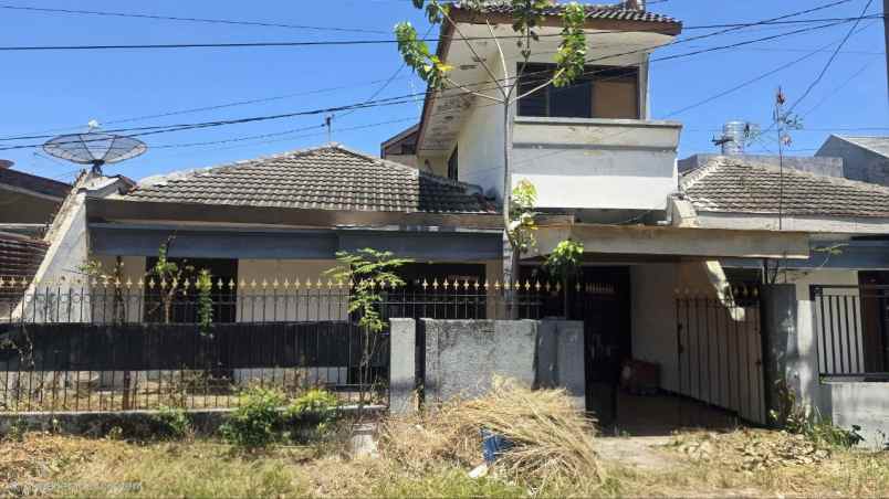 dijual rumah babatan pantai