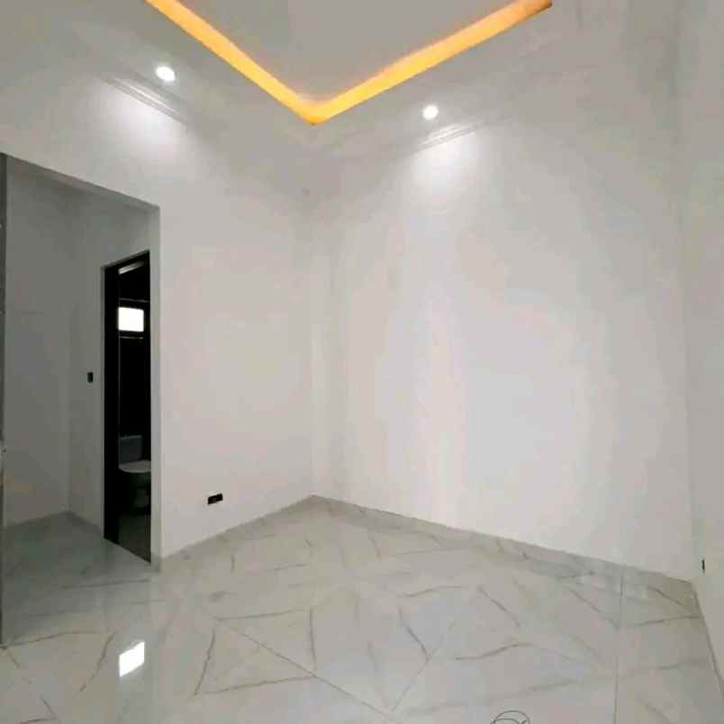 dijual rumah babatan pantai