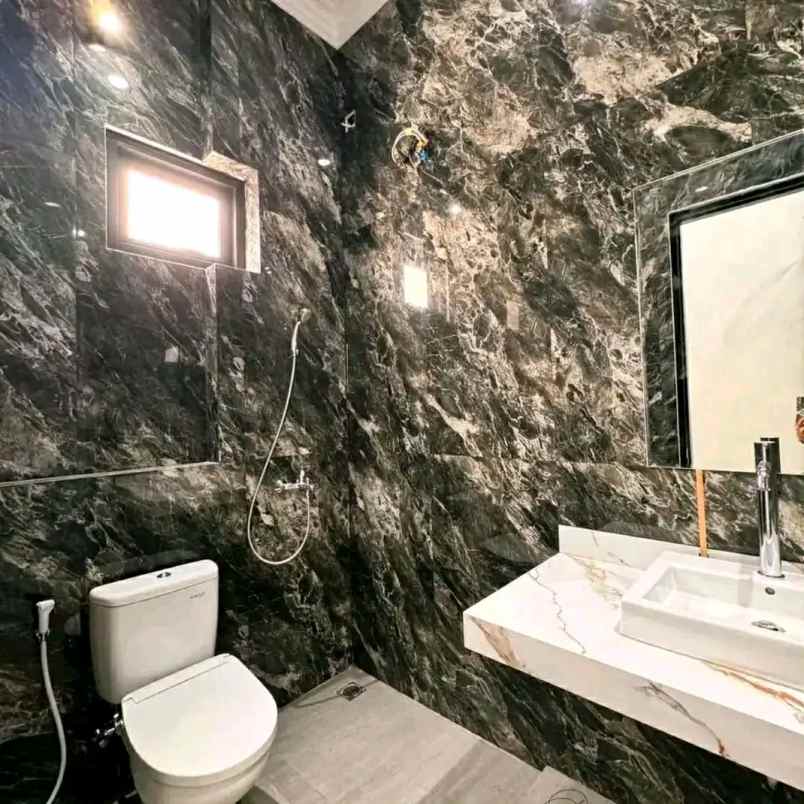 dijual rumah babatan pantai