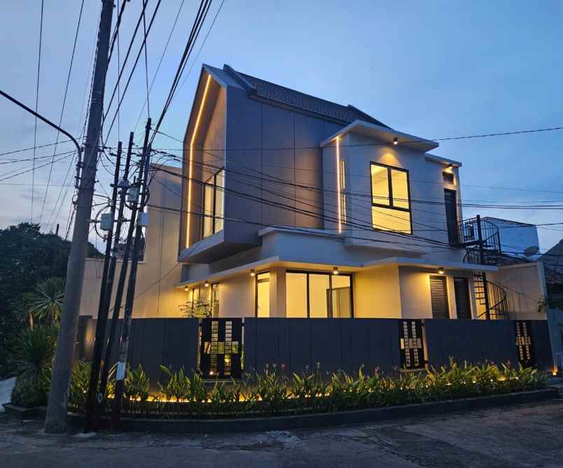 dijual rumah babatan pantai