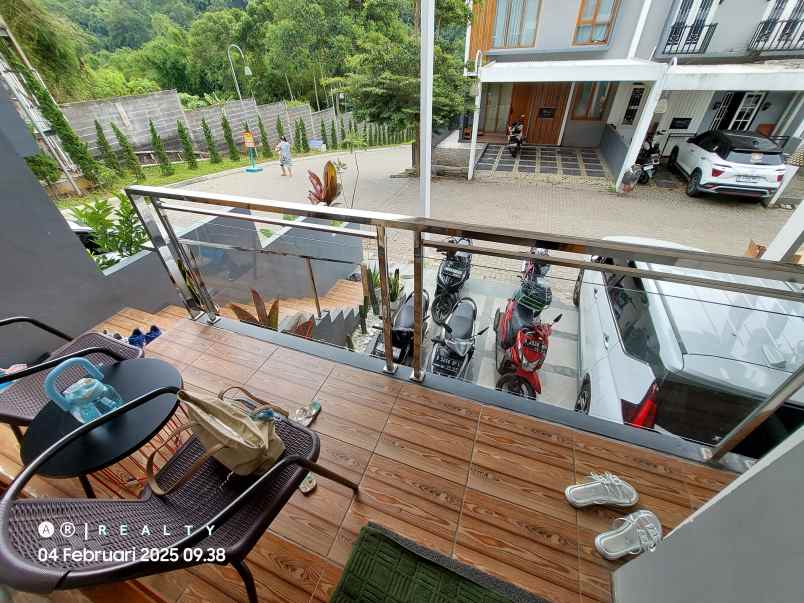dijual rumah bali garden city view