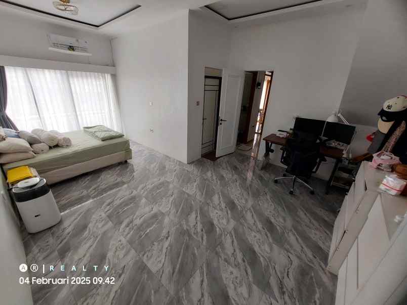 dijual rumah bali garden city view