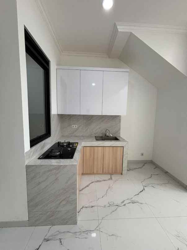 dijual rumah baru design classic modern siap huni