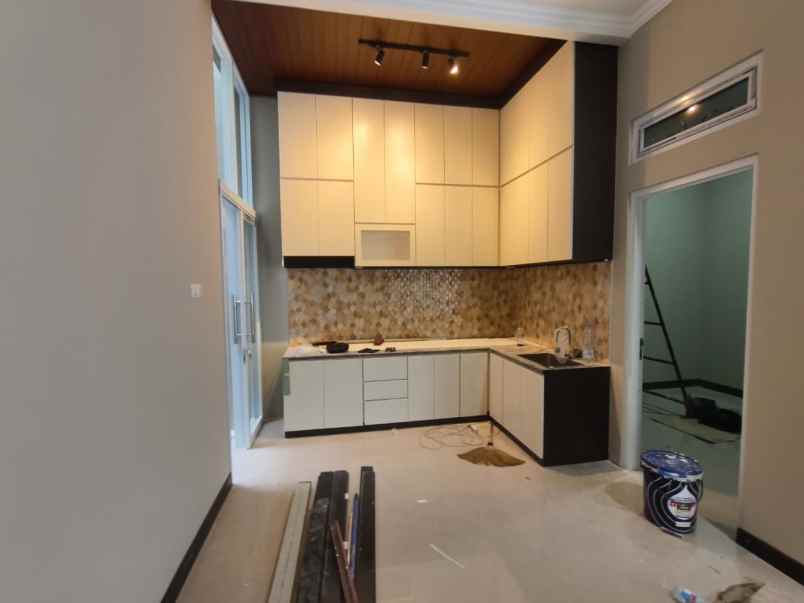 dijual rumah baru di perum fajar indah solo