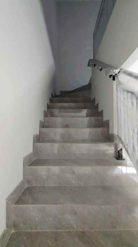 dijual rumah baru gress minimalis di penjaringan asri