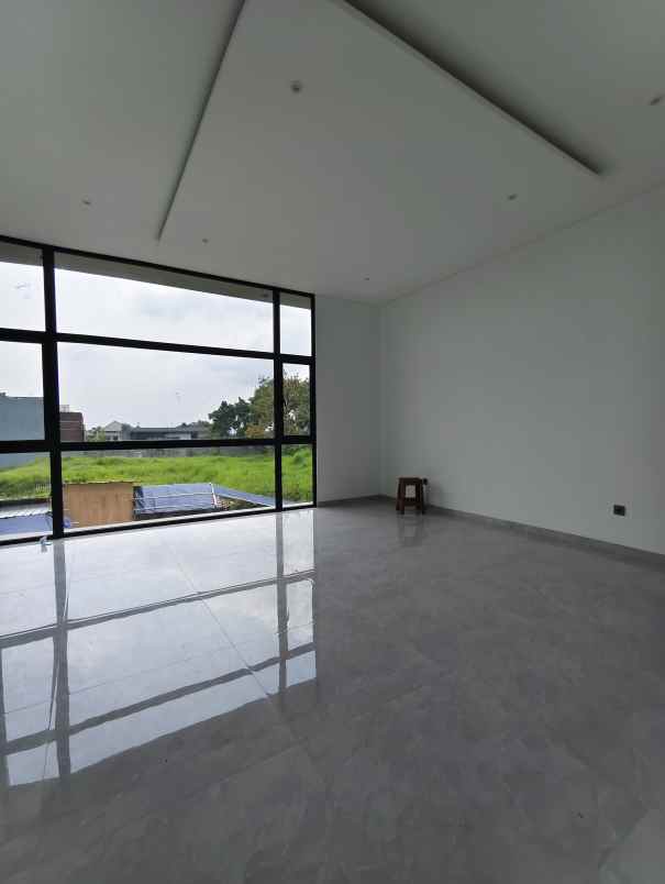 dijual rumah baru modern lokasi strategis