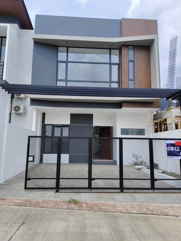 dijual rumah baru modern lokasi strategis
