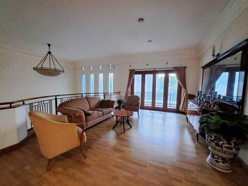 dijual rumah batununggal elok