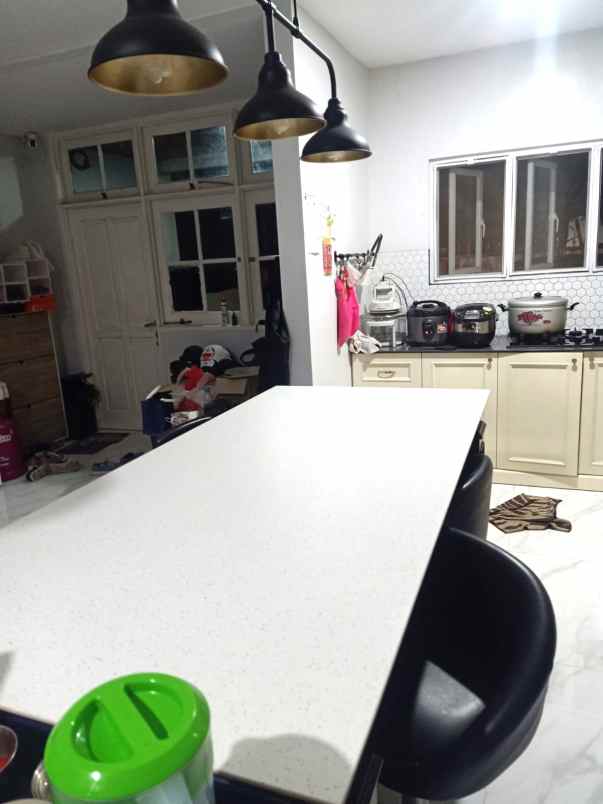 dijual rumah belakang mall kelapa