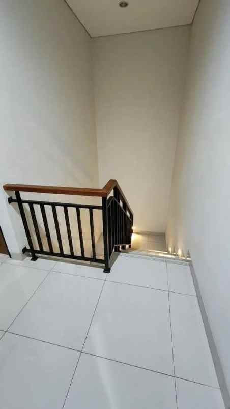 dijual rumah bintaro sektor 2
