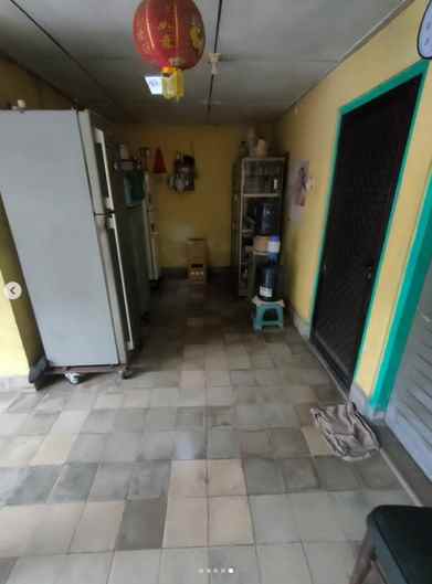 dijual rumah bratang gede