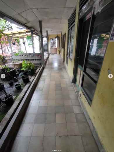 dijual rumah bratang gede