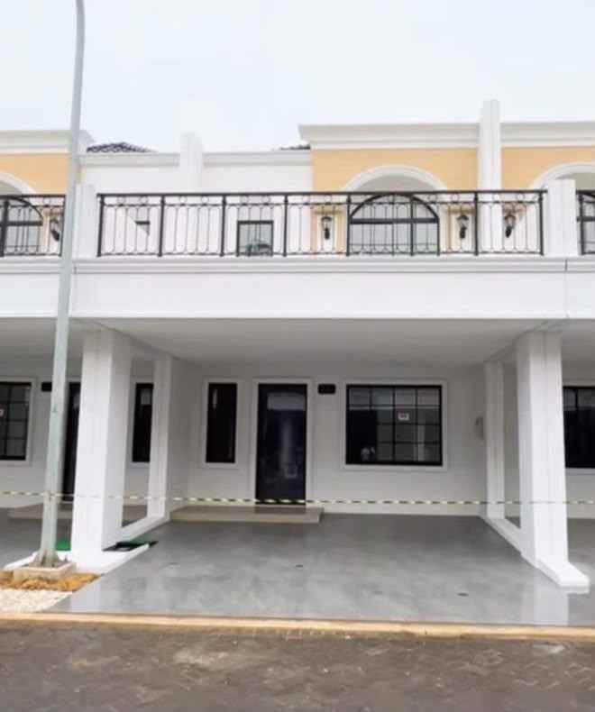 dijual rumah bukit nirmala pik2
