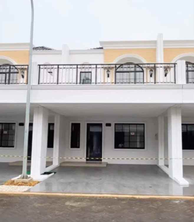 dijual rumah bukit nirmala pik2