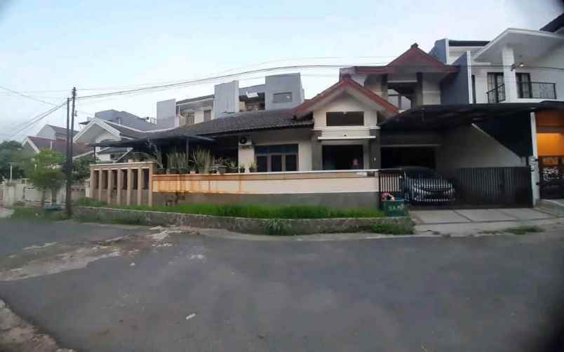 dijual rumah bukit sari