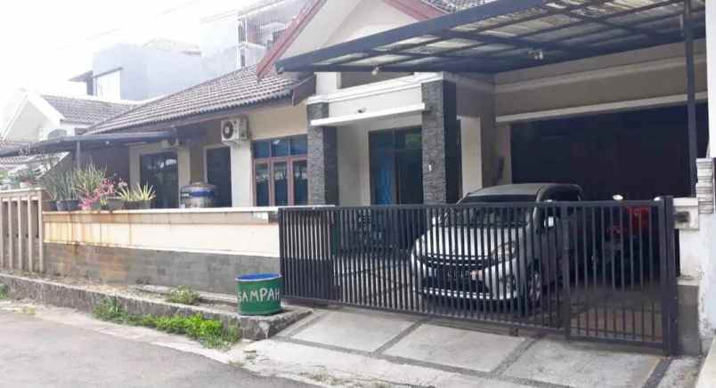 dijual rumah bukit sari