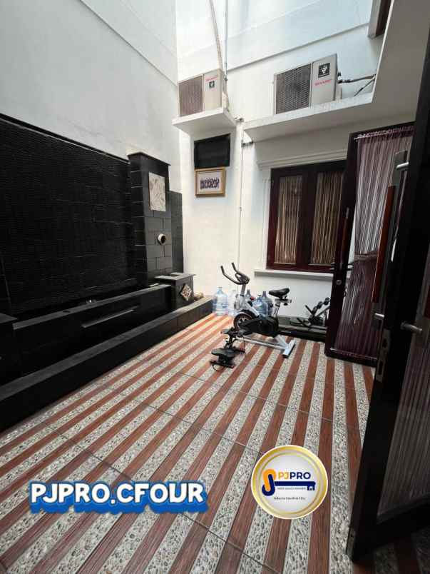 dijual rumah cantik asri di harapan indah bekasi