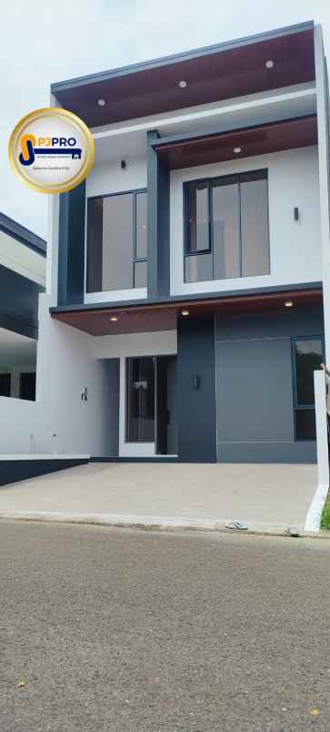 dijual rumah cantik siaphuni di cluster madrid cibubur