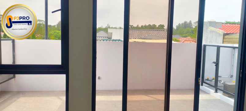 dijual rumah cantik siaphuni di cluster madrid cibubur