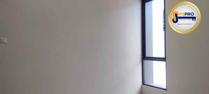 dijual rumah cantik siaphuni di cluster madrid cibubur