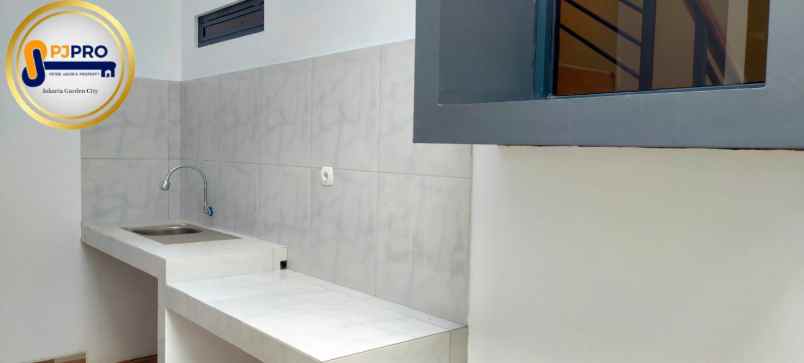 dijual rumah cantik siaphuni di cluster madrid cibubur