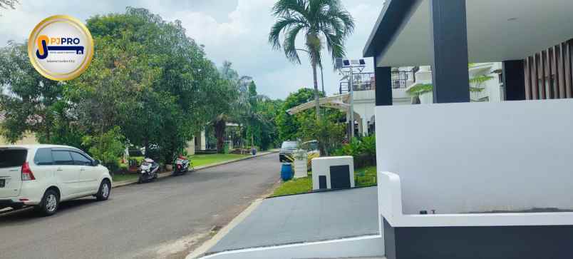 dijual rumah cantik siaphuni di cluster madrid cibubur