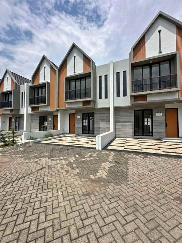 dijual rumah cemorokandang