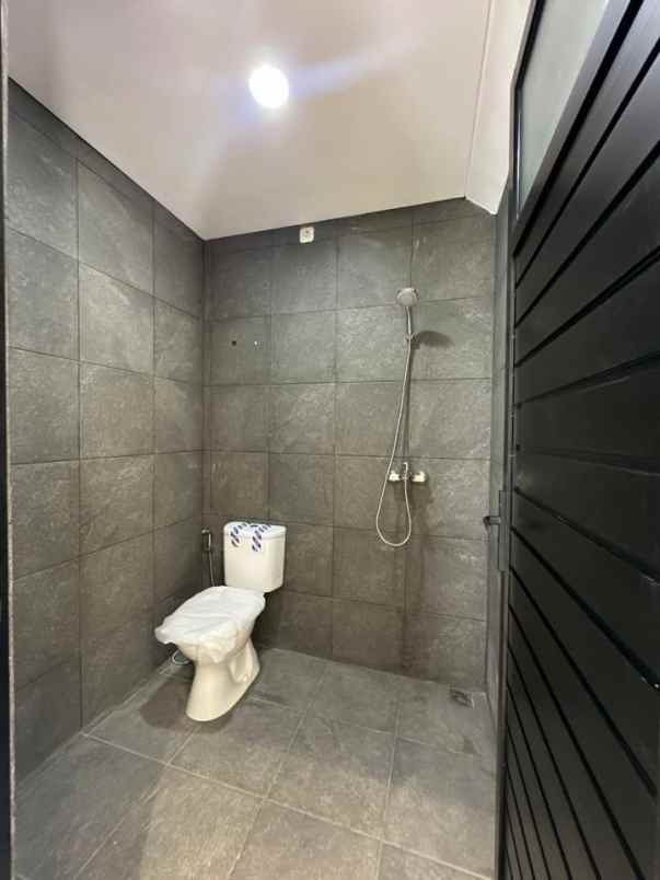 dijual rumah cemorokandang