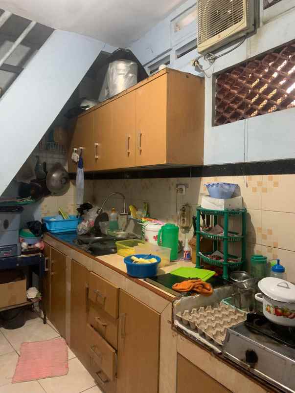 dijual rumah cempaka baru jakarta pusat