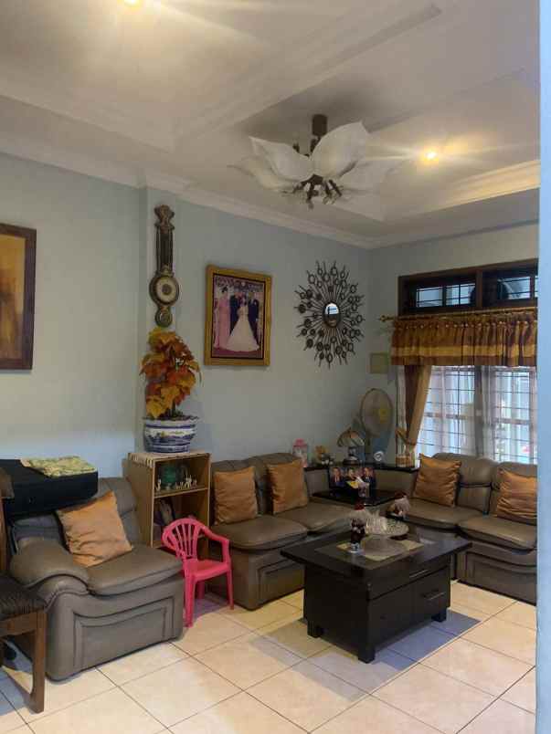 dijual rumah cempaka baru jakarta pusat