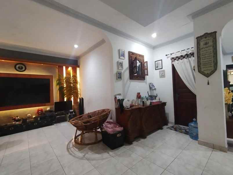 dijual rumah cempaka putih