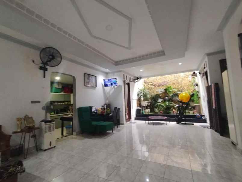 dijual rumah cempaka putih