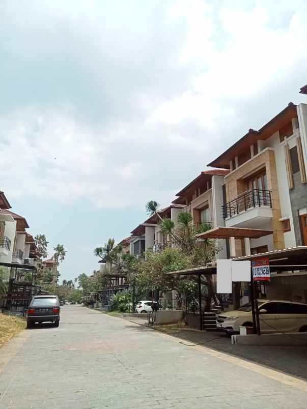 dijual rumah cidadap