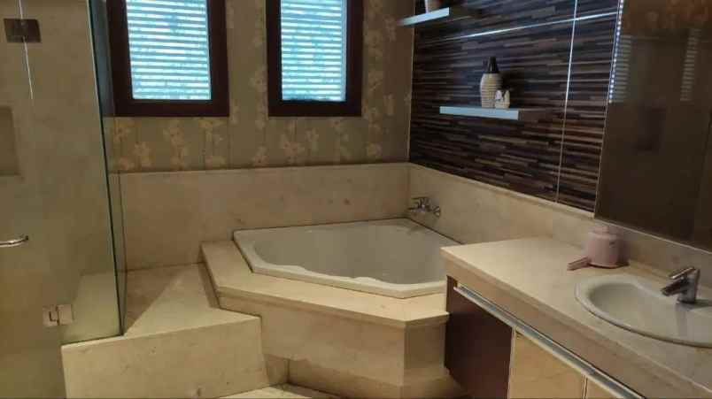 dijual rumah cidadap