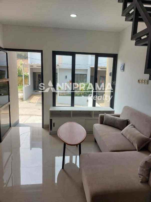 dijual rumah cipayung depok