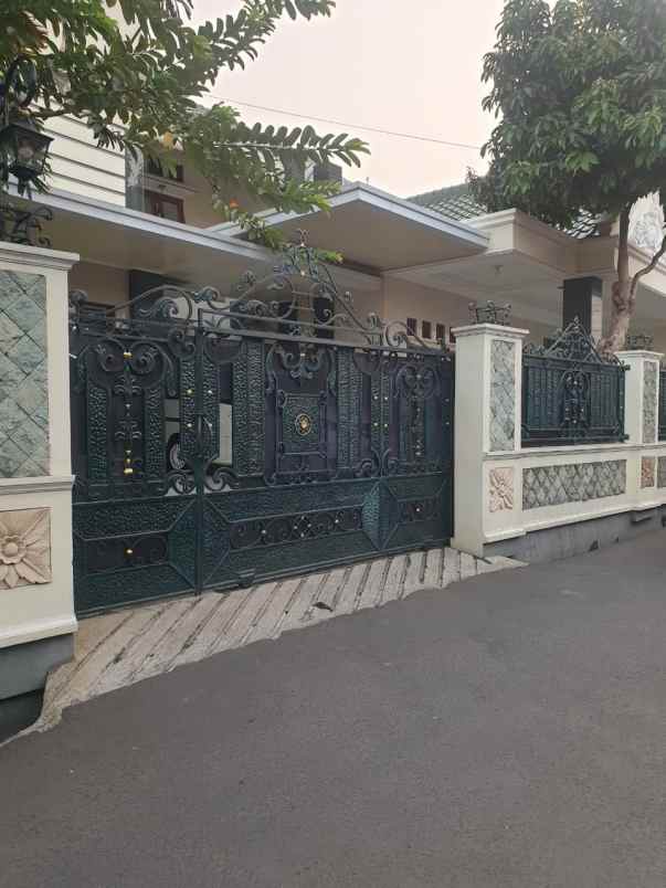 dijual rumah cipayung jakarta timur