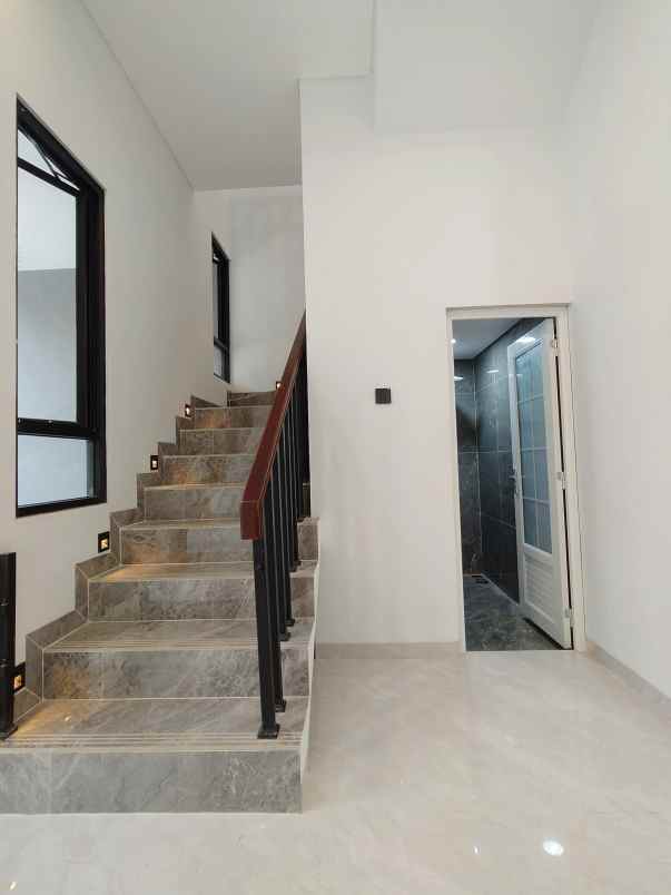 dijual rumah ciracas jakarta timur