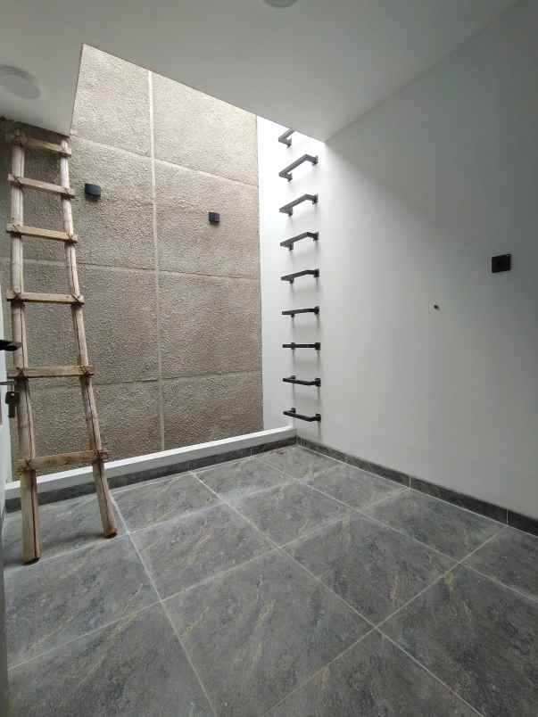 dijual rumah ciracas jakarta timur