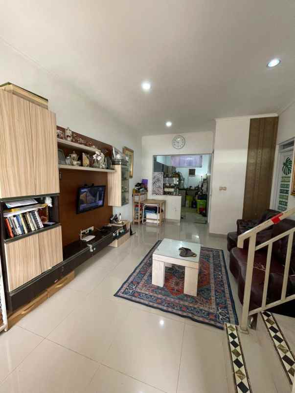 dijual rumah cisaranten kulon