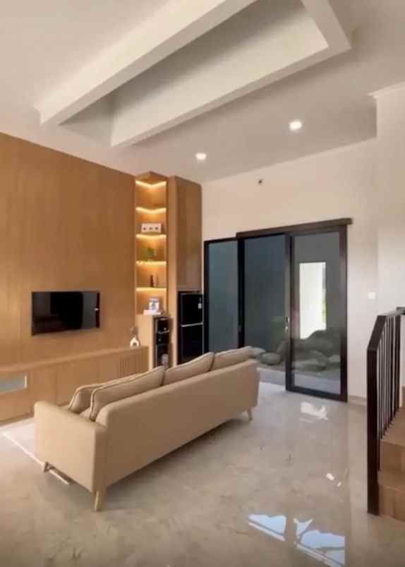 dijual rumah cisaranten kulon