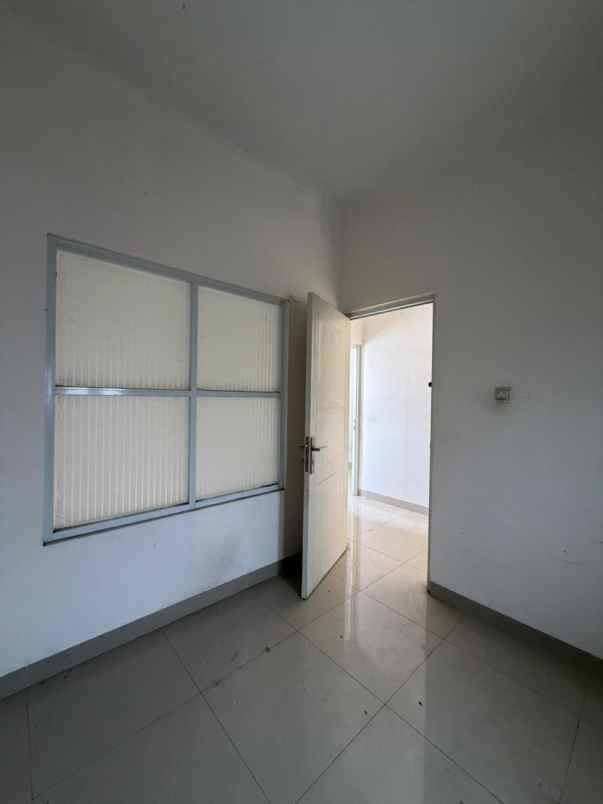 dijual rumah cisarnten kulon