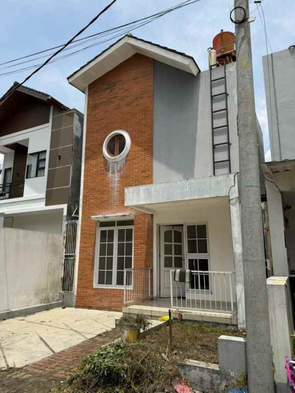 dijual rumah cisarnten kulon