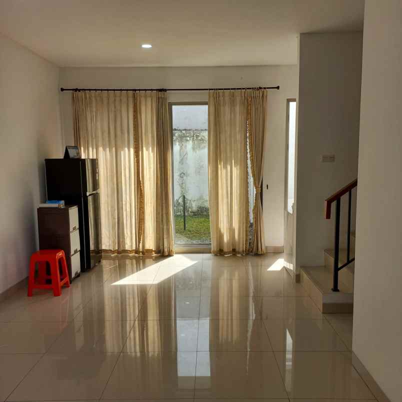 dijual rumah citra raya