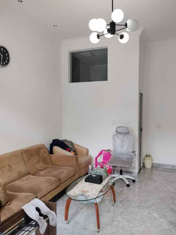 dijual rumah citraland