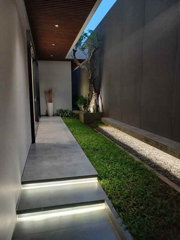 dijual rumah citraland