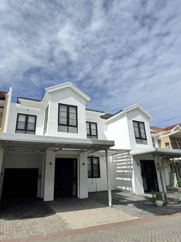 dijual rumah citraland villa taman telaga