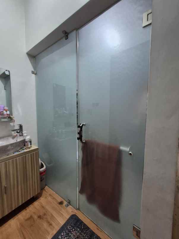 dijual rumah cluster alam suvarna