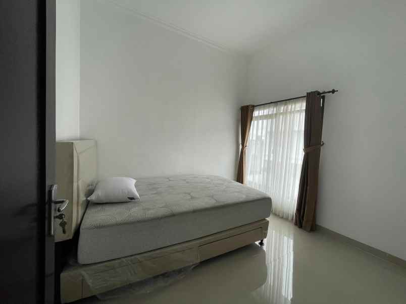 dijual rumah cluster cihanjuang