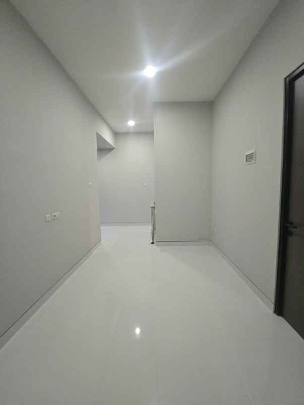 dijual rumah cluster florence pakuwon city