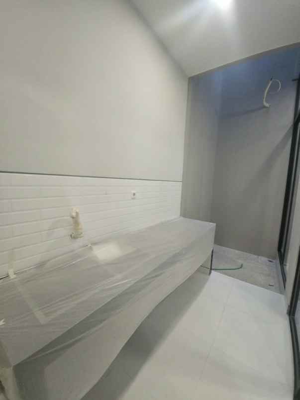 dijual rumah cluster florence pakuwon city